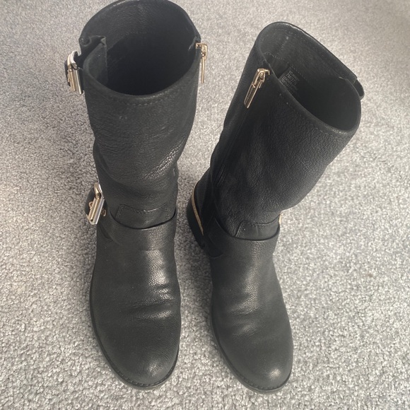 Vince Camuto Women's Windy Moto Bikers Black Leather Boot gold Hardware 7M - Picture 2 of 7